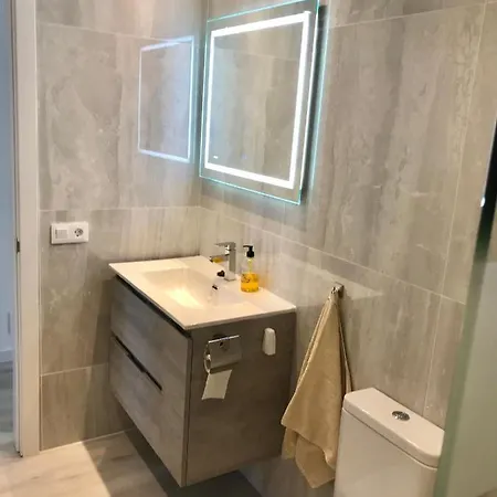 Stunning 2 Bed Apt Casa De Paz With Free Wifi Pdc Puerto del Carmen (Lanzarote)